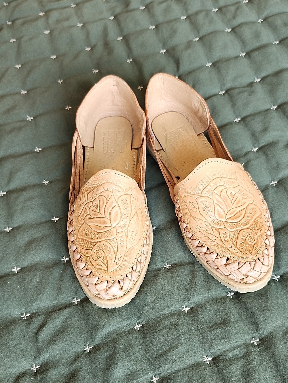 Mi Beige Leather Floral-Tooled Moccasin Loafers